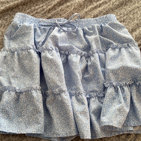 Flowy Mini Skirt - Picture 3 of 3
